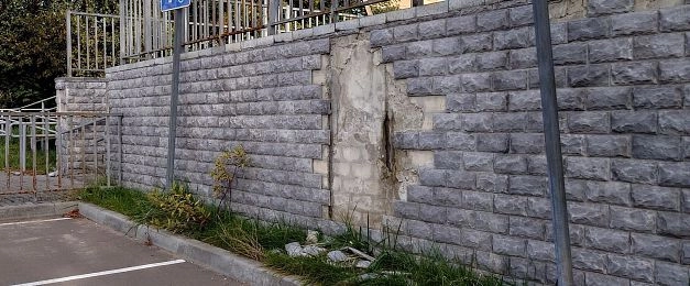 От парковки у школы до тротуара на Шнырёва: где быстрее рассыпается благоустройство?