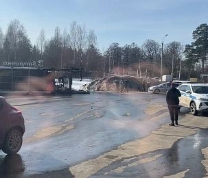 В Пионерском загорелась заправка самообслуживания