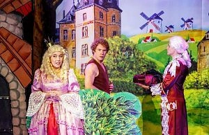 Музыкальная сказка «Кот в сапогах» на сцене Истринского драматического