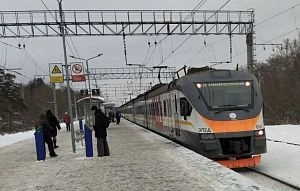  Транспортная прокуратура обратила внимание на задержки в  движении электричек