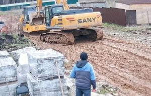 Почему дорога за 76 миллионов в Шейно хлюпает под ногами ещё до сдачи?