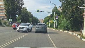 Три полосы против одной: на перекрёстке у Воскресенской площади растёт аварийность
