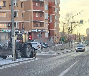 Кучи реагентов на тротуарах вызывают недовольство истринцев