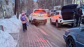 Чиновники считают, что приняты все меры по борьбе с пробками у школы № 2 в Истре 