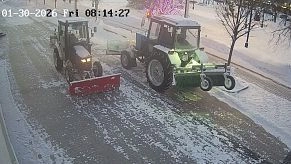 Более 140 единиц техники задействовано в уборке снега