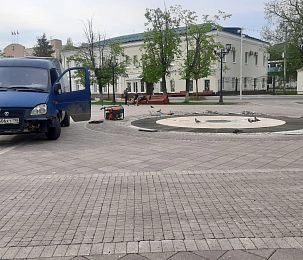 Фонтан в сквере у МФЦ снова не работает
