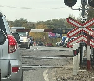 Яму на переезде в Истре заделали за ночь