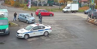 ДТП на Волоколамском шоссе: большегруз сбил легковой автомобиль