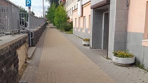 За разрушенную пешеходную зону на Шнырёва на подрядчика подали в суд