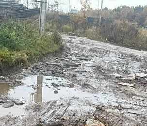 Мусор в Малой Истре: контейнер  заменили, а «вечную грязь» оставили 