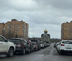 Фасады в Новых Снегирях угрожают жителям