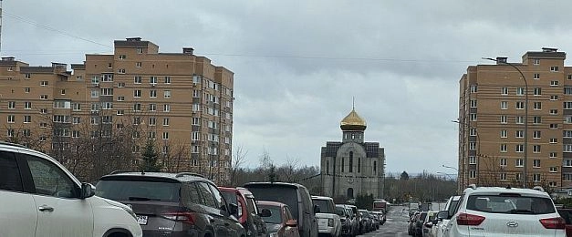 Фасады в Новых Снегирях угрожают жителям
