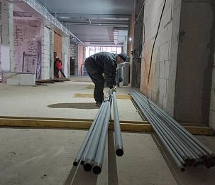 В новом корпусе Покровской школы идёт монтаж отопительной системы