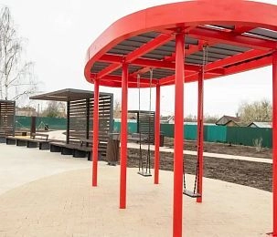 В новом благоустроенном сквере в Глебовском выявили дефекты