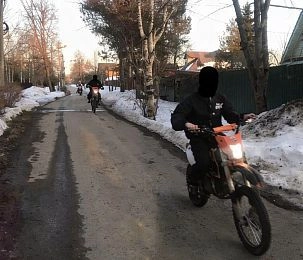 С началом весны подростки устраивают шумные заезды на мотоциклах по дорогам округа
