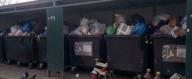 Взрывы во дворе: что обнаружили горожане на контейнерной площадке на улице Шнырёва?