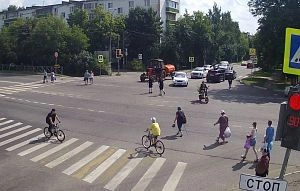 Город, где даже светофор не уверен, что всё под контролем
