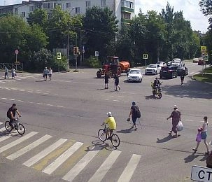 Город, где даже светофор не уверен, что всё под контролем