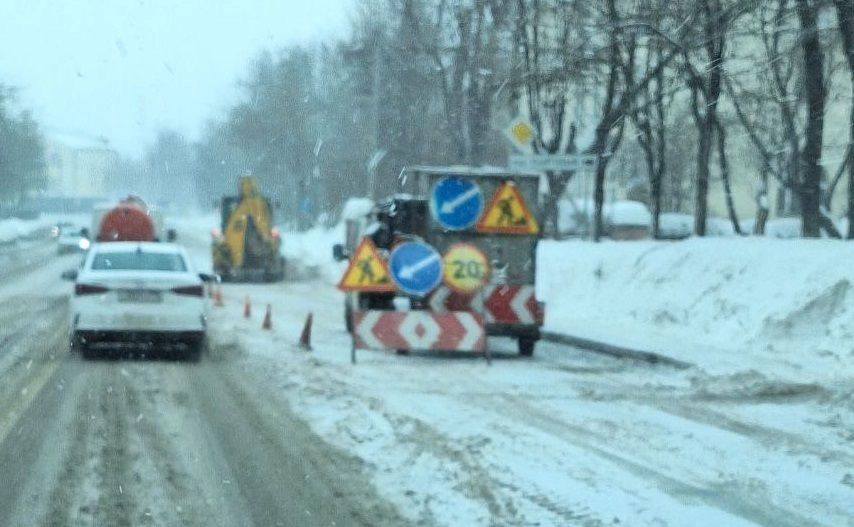 Снежные валы на обочинах дорог рекомендуется делать высотой не более метра