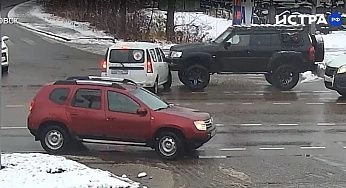 Серьёзное ДТП у завода «Сокол» попало на видеокамеры