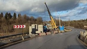 20 мостовиков задействованы в капитальном ремонте переправы в Мансурово