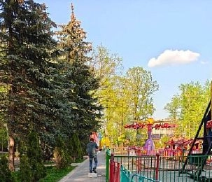 Посетители просят убрать опасные аттракционы из парка «Фабричный» в Дедовске
