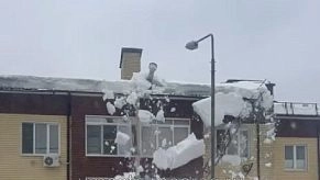 6 дымоходов повреждены  в результате схода снега с крыш в Лобаново