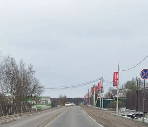 Пафосные консоли отвлекают внимание от ям на дорогах в Давыдовском