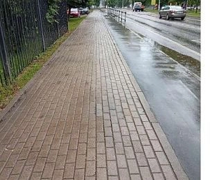На улице Гагарина ликвидировали провал в тротуаре