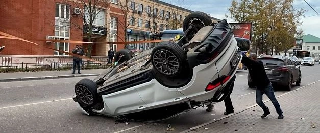 Подробности ДТП с «перевёртышем» на улице Ленина