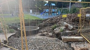 Детская площадка в Дедовске превратилась в строительную