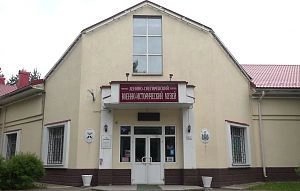 Об истории Ленино-Снегирёвского, а ранее - Народного музея,  рассказал историк, краевед, писатель Сергей Мамаев.  