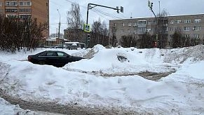 Ни пройти ни проехать: дублёр Волоколамского шоссе утопает в снегу