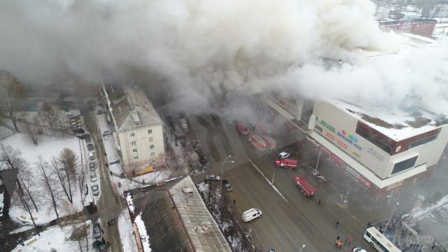 Свыше 50 человек погибли при пожаре в Кемерово