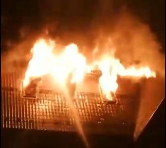 В Дедовске загорелось офисное здание