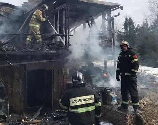 Жилой дом сгорел в деревне Надеждино