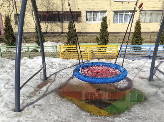 Детские площадки Дедовска: «Дети и родители тонут в воде»