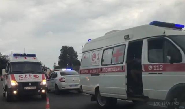 На Волоколамском шоссе столкнулись четыре автомобиля